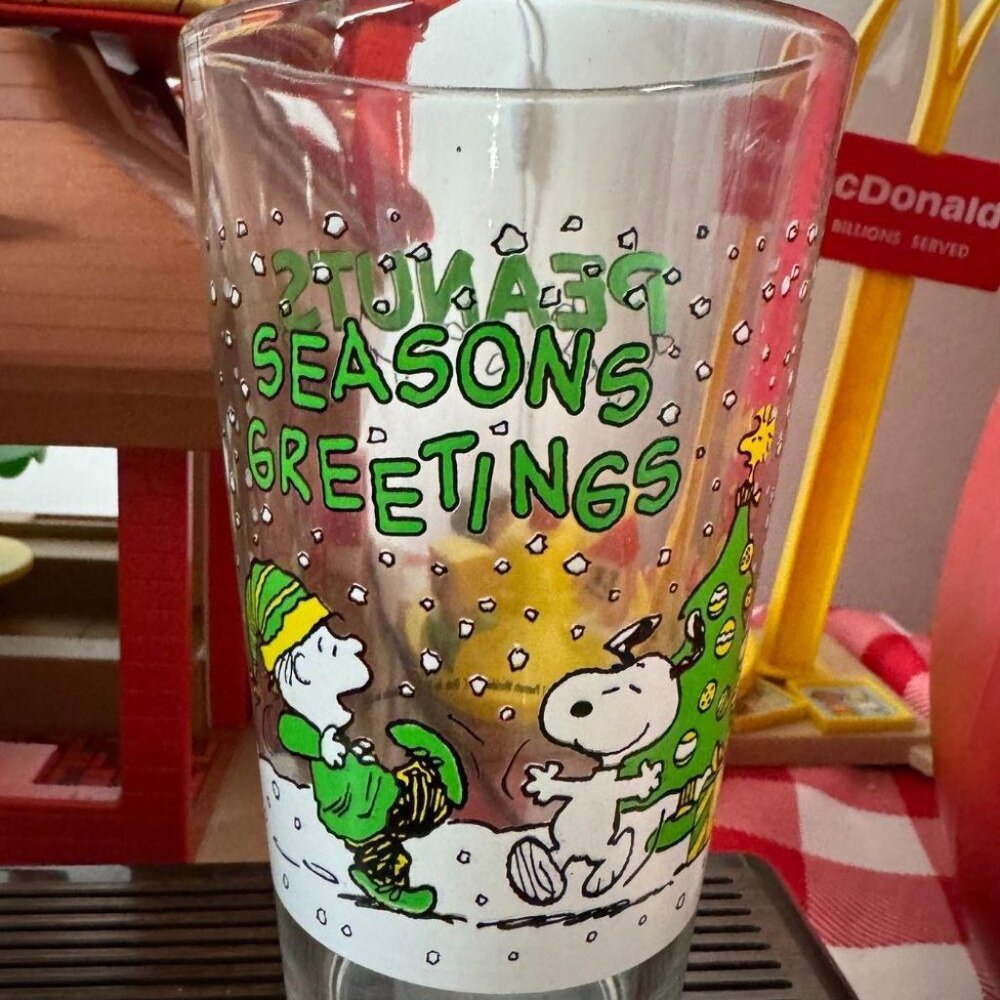 2011‎ PEANUTS SEASONS GREETINGS GLASS